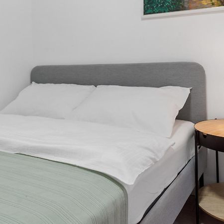 Central Town Cosy Apartment Bucureşti Ngoại thất bức ảnh