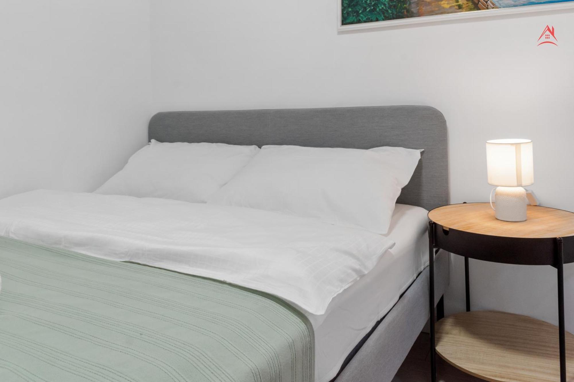 Central Town Cosy Apartment Bucureşti Ngoại thất bức ảnh